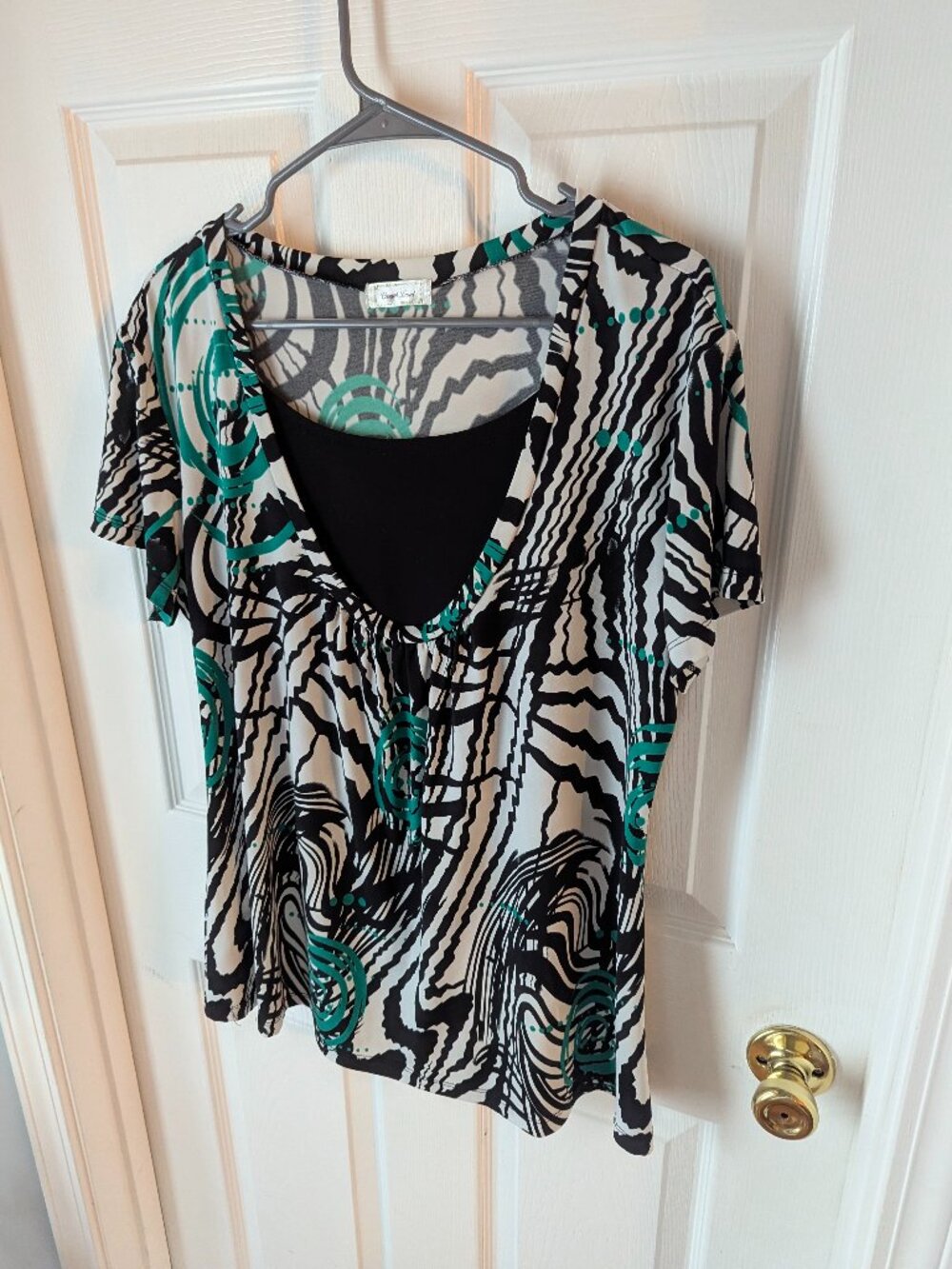 Casual Land black green and white layered top - 1X